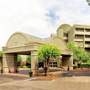 Doubletree By Hilton Atlanta Windy Hill Ballpark